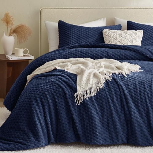 Petrichor Fluffy King Comforter Set - Ultra-Soft Navy Flannel Thick Comforter for King Bed, Luxury Warm Bedding Set for Winter & Fall, Cozy Fuzzy Bed Set 3 Pieces (1 Comforter & 2 Pillowcases)