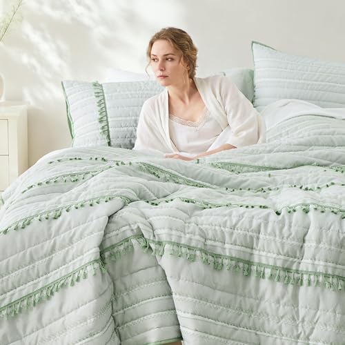 Wonderful Jacquard Boho Quilt Set Queen, 3-Piece Sage Green Bedspread with Tassel Fringe, Channel Stitched Pattern, Lightweight Coverlet for All Season, Soft Breathable Decorative Bedding Set, 90"x90"
