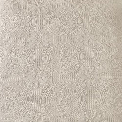 Qucover Oversized King Quilt Bedspread 132x 120, Extra Wide Alaska King Quilt, 3 Piece Soft Microfiber Lightweight Super King Quilts Set, Vintage Persian Pattern, with Pillow Shams, Beige