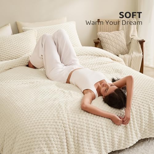 Petrichor Fluffy King Comforter Set - Ultra-Soft Cream White Flannel Thick Comforter for King Bed, Luxury Warm Bedding Set for Winter & Fall, Cozy Fuzzy Bed Set 3 Pieces (1 Comforter & 2 Pillowcases)