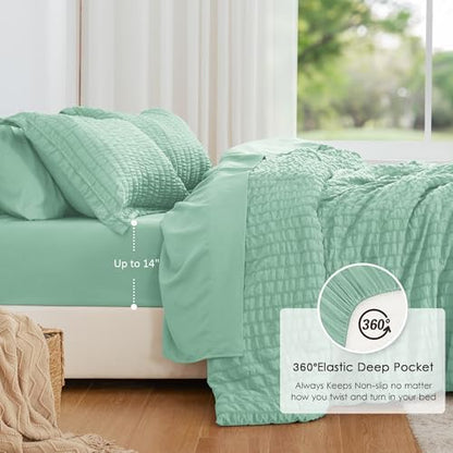 Love's cabin Seersucker Light Green California King Comforter Set
