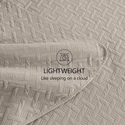 FLYMME Oversized King/California King Quilt Set 118"x106", Taupe 3-Piece Floor-Length Bedspread, Premium Microfiber Lightweight Coverlet for King/California King Bed (1 Quilt, 2 Shams)