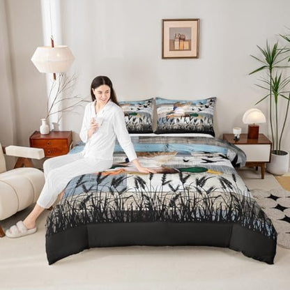 Cute Duck Comforter Set Queen Size Kids Nature Wild Animals Bedding Set 3Pcs Grey Blue Rustic Wooden Barn Quilt Set for Kids Girls Boys Adult Room Decor Men Hunting Duvet Insert,2 Pillowcases