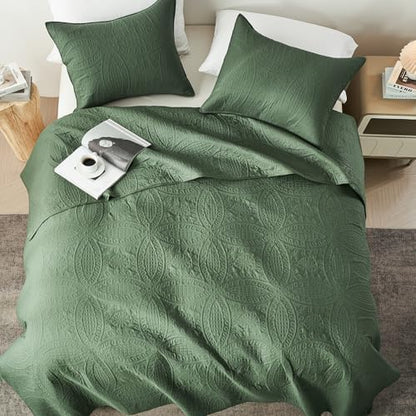 akkialla King Quilt Bedding Set,Olive Green Ultrasonic King/Cal King Quilt Set,Lightweight Soft Bedspread Coverlet,Modern Style Coin Pattern Bed Cover for All Seasons,3 Piece(1 Quilt,2 Pillow Shams)