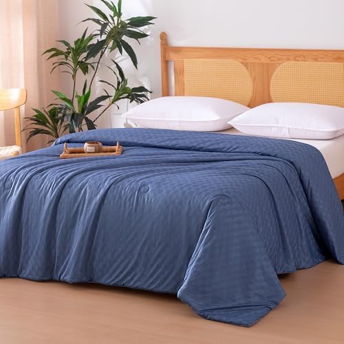 Amazon Basics Cooling Comforter, Soft Lightweight Waffle Weave Blanket for Hot Sleepers, Summer & All Season Bedding to Keep Cool for Night Sweats, 90"x90", Queen, Blue