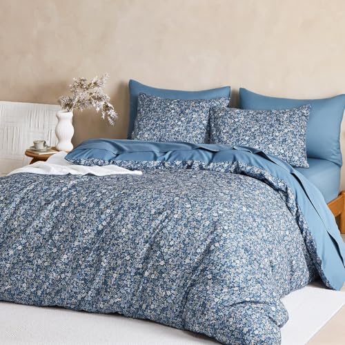 Wake In Cloud - Floral Comforter Set, Cute Vintage Flower Cottagecore Aesthetic for Women Teen Girls, Soft Lightweight Dorm Bedding, 3 Pieces, Dusty Blue, Queen Size