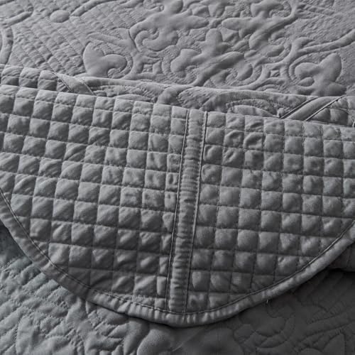 EVENHUG Oversized King Bedspreads California King Quilt Set with Pillow Shams Extra Wide Large King Size Quilts Lightweight Coverlet Bedding Sets Light Grey 120"x128"