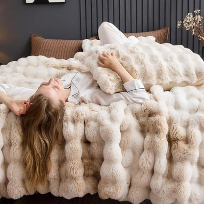 Wonderful - 3 Pieces Faux Rabbit Fur Comforter Set King Size, Beige Tie Dye Plush Bedding Set, 3D Sculpted Bubble Warm Fluffy Comforter for Winter