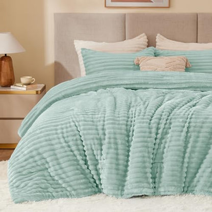 BEDELITE Fleece Queen Comforter Set, Fluffy Bed Set, Light Green