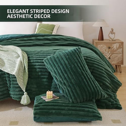 Smoofy Fluffy Queen Size Comforter 3 PCS - Dark Green Fleece Bedding Set
