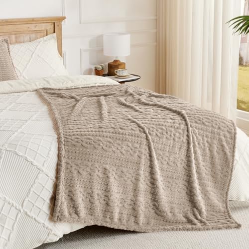 Brown Throw Blanket - Soft & Fluffy Fleece, Cute & Aesthetic, Perfect for Sofa, Couch, Chair, Bed, Living Room & Bedroom, All-Season Use, Plush & Cozy Decorative Blanket 50x60