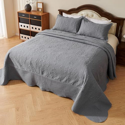 EVENHUG Oversized King Bedspreads California King Quilt Set with Pillow Shams Extra Wide Large King Size Quilts Lightweight Coverlet Bedding Sets Light Grey 120"x128"