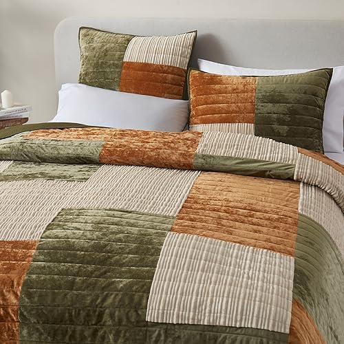 Wonderful 3-Piece Velvet Patchwork Quilt Set, King Striped Channel Stitch Green Quilt,Pet-Friendly,Soft Lightweight Comforter Versatile as Quilt/Bedspread for Adults Teens Kids Bedroom,106"x94"