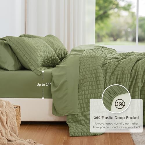 Love's cabin Seersucker Sage Green California King Comforter Set