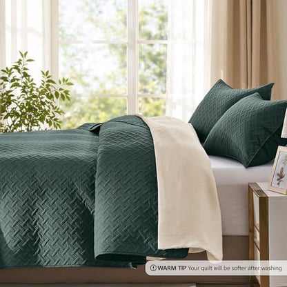 FLYMME Quilts Queen Size,Lightweight Forest Green Bedspreads,Basket Weave Pattern,Ultra Soft Microfiber Bed Coverlet 3 Pieces for All-Seasons (1 Quilt,2 Shams)