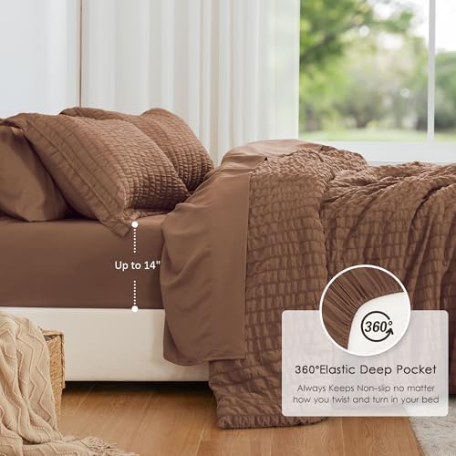 Love's cabin Seersucker Mocha Mousse California King Comforter Set