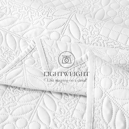 FLYMME Full Queen Quilt Bedding Set,Lightweight White Bedspreads,Vintage Olive Leaf Design,Ultra Soft Microfiber Bed Coverlet 3 Pieces for All-Season (1 Quilt,2 Shams)