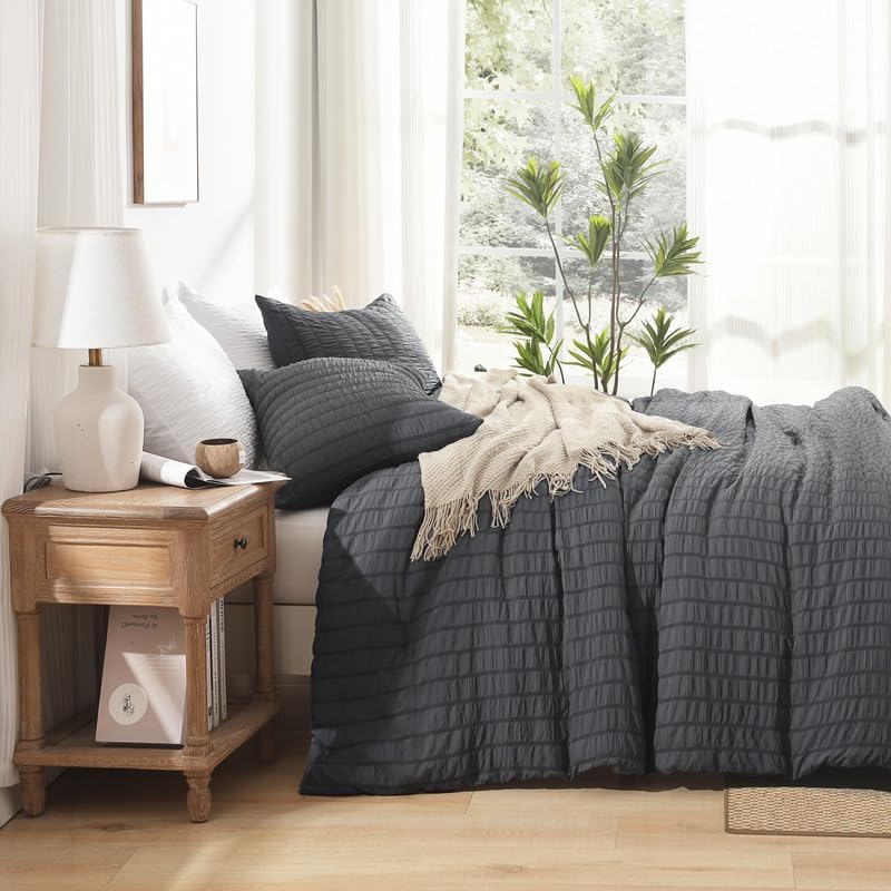 AveLom Seersucker Oversized Queen Comforter Set Grey (98x98 in), 3 Pieces 100% Soft Washed Microfiber Lightweight Comforter with 2 Pillowcases, All Season Down Alternative Comforter Set for Queen Bed