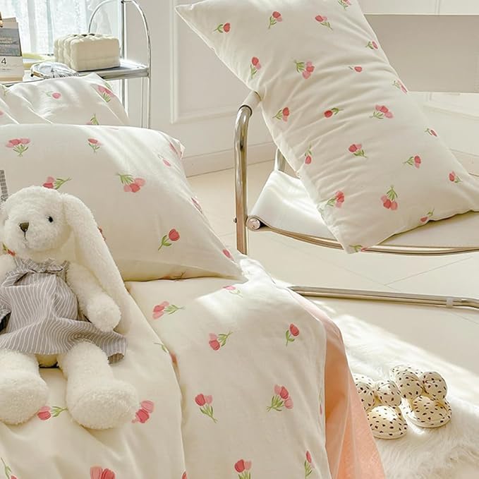 Nayoroom Pink Floral Comforter Set Full Size Coquette Tulip Printed on White Comforter 3 Pieces Kids Girls Soft Cute Dorm Bedding Set for All Seasons (1 Comforter, 2 Pillow Shams)