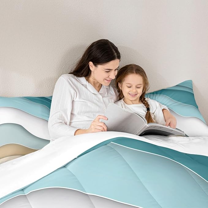 Abstract Ombre Comforter Set Ocean Waves Bedding Set Decor Blue Sea and Beach Quilt Set Tropical Summer Contemporary Duvet Insert Teens Kids Adults Room Decor 2pcs Twin Size