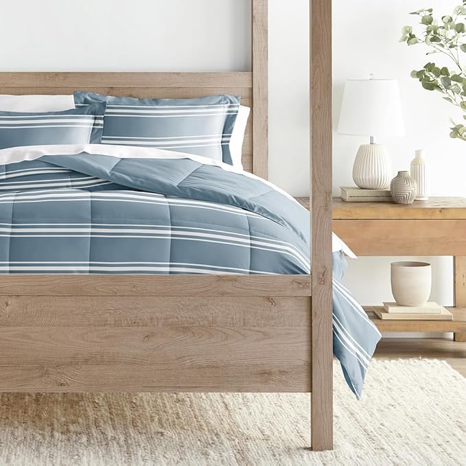 LINENS & HUTCH Comforter Set Patterned Microfiber All Season Down-Alternative Ultra Soft Bedding in Soft Stripe - Full/Queen Soft Stripe Light Blue