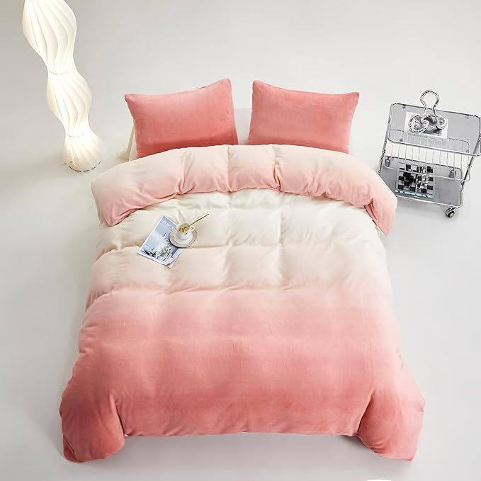 CLOTHKNOW Pink White Velvet Queen Comforter Set Gradient Pink Bedding Comforter Sets Soft Warm Comforter with 2 x Pillow Cases | Soft