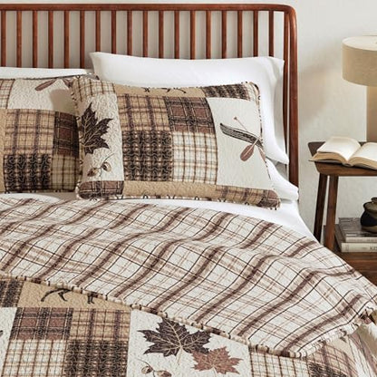 Great Bay Home Lodge Quilt Set - 3-Piece Full/Queen Size Rustic Bedding Set - Lightweight, All-Season, Reversible Bedspread (Deer & Leaf Patchwork)