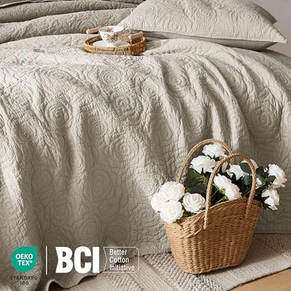 WDCOZY Beige 100% Cotton Quilt King Size Bedding Sets with 2 Pillow Shams, Floral Rosette Lightweight Bedspread Soft Farmhouse Patterned Coverlet Quilted Comforter Bed Cover for All Season, 3 Pieces
