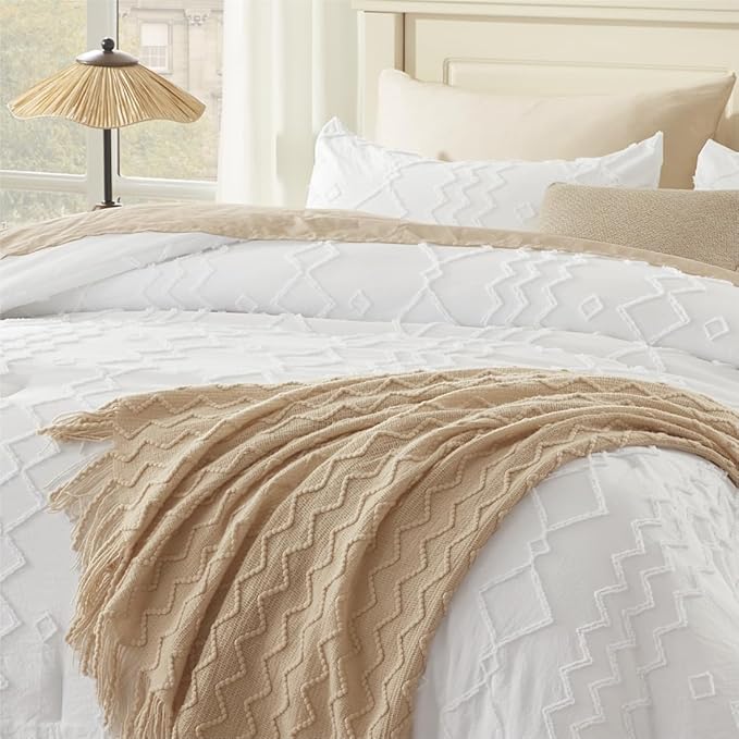 Andency Queen Comforter Set White, 3 Pieces Boho Textured Fall Farmhouse Bed, Microfiber Down Alternative Geometric Bedding Set (90x90Inch Comforter, 2 Pillowcases)