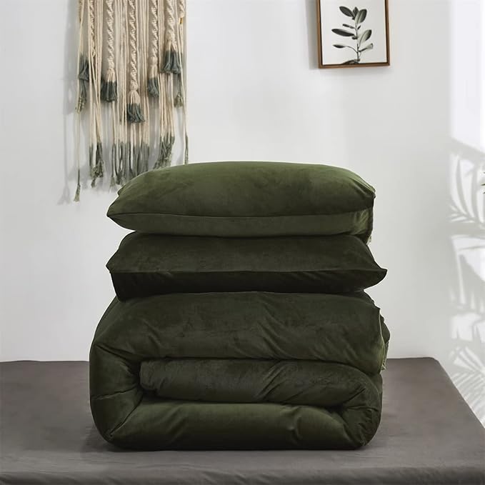 Houseri Olive Green Velvet Comforter Set Queen Fluffy Army Bedding Sets Size Dark Sherpa Puffy Military Bed Flannel Warm Color Blanket Queen(90''*90''-Comforter)