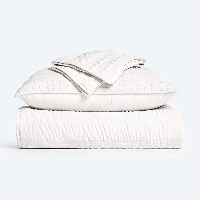 EVERGRACE Luxury Ruched Velvet Quilt King Size, Ultra Soft Bedspread Coverlet Set, Lightweight Velvet Comforter, Quilted Bedding Cover with 2 Matching Shams for All Season, Ivory White