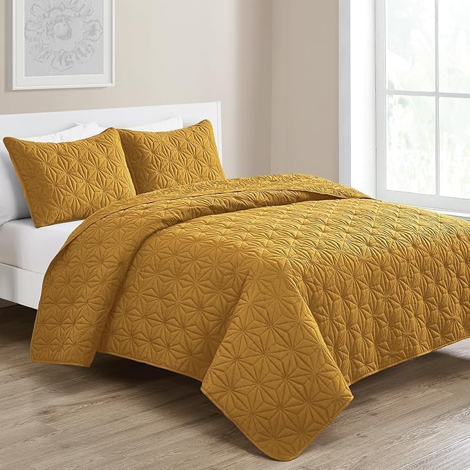 VCNY Home King Size 3-Piece Bedding Set | Lightweight Quilt & Matching Shams | Ultra-Soft & Breathable Fabric | Durable & Wrinkle Resistant | Medium-Weight for Year Round Use | Serena Collection, Gold