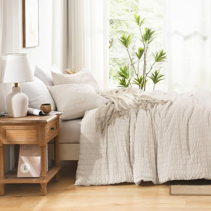 AveLom Seersucker Oversized Queen Comforter Set Beige (98x98 In), 3 Pieces 100% Soft Washed Microfiber Lightweight Comforter with 2 Pillowcases, All Season Down Alternative Comforter Set for Queen Bed