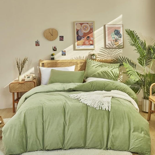 CLOTHKNOW Green Velvet Queen Comforter Set Sage Green Bedding Comforter Sets Soft Comforter Queen with 2 x Pillow Cases