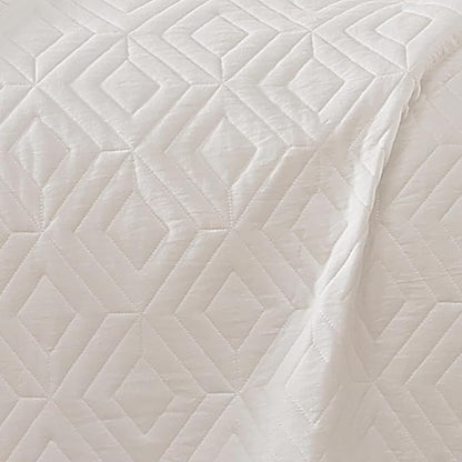 WRENSONGE Queen Quilt-3 Pieces Geometric White Bedspreads Queen Size Quilt Bedding Set for All Seasons,Soft Summer Coverlet with 2 Pillow Shams Suitable for Bed, Couch, Quilted Blanket