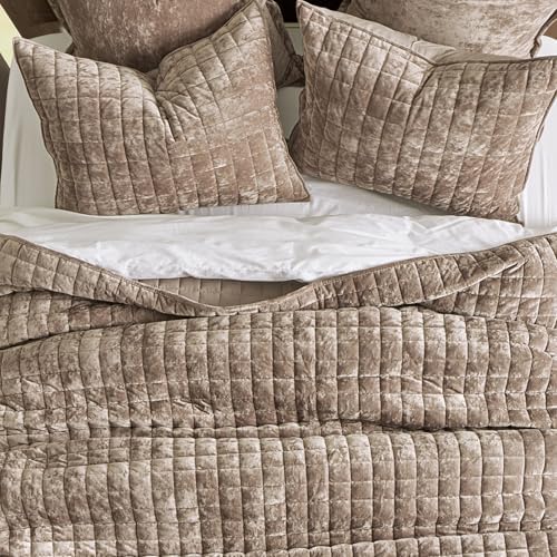 RECYCO Velvet Quilt Set, Oversized California King 118"x106", Natural Tan