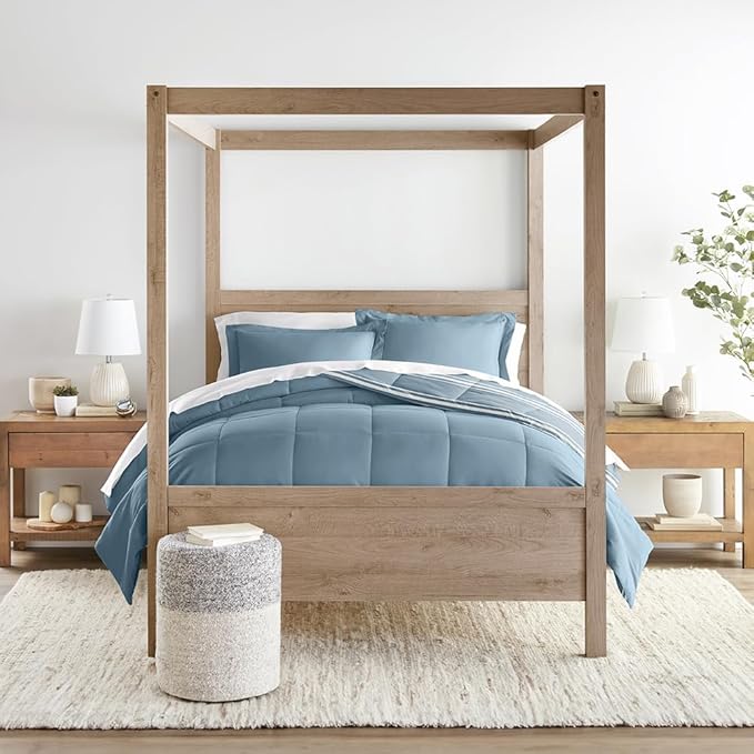 LINENS & HUTCH Comforter Set Patterned Microfiber All Season Down-Alternative Ultra Soft Bedding in Soft Stripe - Full/Queen Soft Stripe Light Blue
