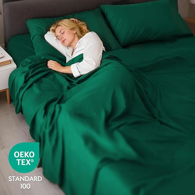 ClevaHome Full Sheet Set, 4-Piece Full Size Sheets, Lightweight & Super Soft Easy Care Microfiber– Shrinkage & Fade Resistant Bedding Set with 14'' Deep Pockets (Forest Green)