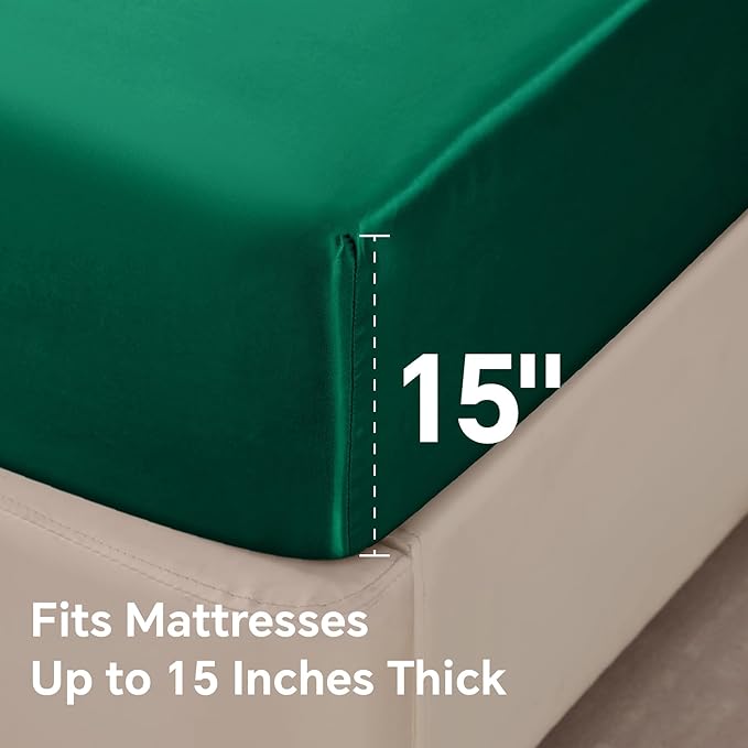 BEDELITE Satin Sheets Twin Size Bed Set, Luxury Soft Dark Green Silky Sheets for Hair and Skin, Similar to Silk Bed Sheets Set 3 Pieces with 1 Deep Pocket Fitted Sheet, 1 Flat Sheet, and 1 Pillowcase