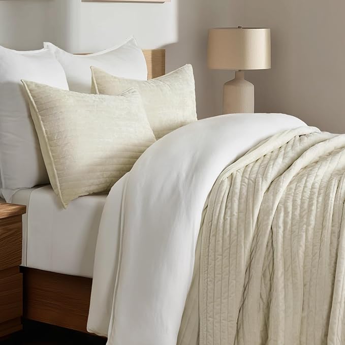 EVERGRACE Velvet Quilt Set Queen Size, Luxurious Soft Striped Channel Bedding Set, Lightweight Velvet Comforter for All Season, Oversized Bedspread Coverlet with 2 Matching Shams, Beige