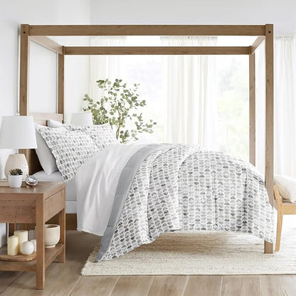 LINENS & HUTCH Comforter Set Patterned Microfiber All Season Down-Alternative Ultra Soft Bedding in Moonlight Stars - King/Cal-King Moonlight Stars Light Gray