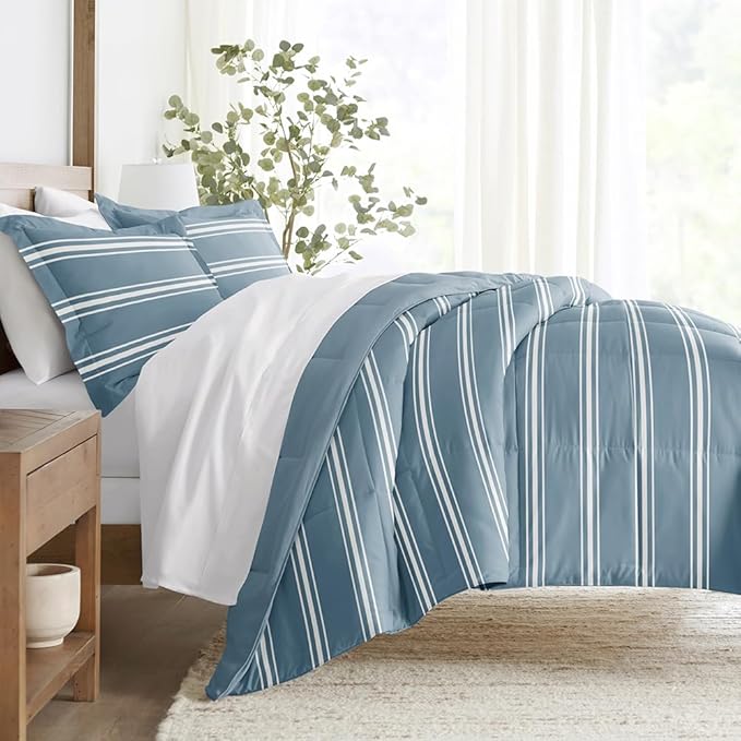 LINENS & HUTCH Comforter Set Patterned Microfiber All Season Down-Alternative Ultra Soft Bedding in Soft Stripe - King/Cal-King Soft Stripe Light Blue