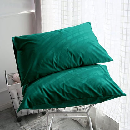 FLXXIE Pillow Cases Queen, Soft Microfiber Pillow Covers with Envelope Closure, Wrinkle Resistant Pillowcases, 2 Piece Set, 20x30, Dark Green