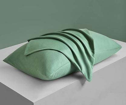 MILVOWOC 2Pcs Brushed Microfiber Queen Pillowcases - 20 x 30 Inch, Dark Green Pillow Case Set Non Slip Envelope Pillow Cover with Moisture Absorption and Anti-Wrinkle