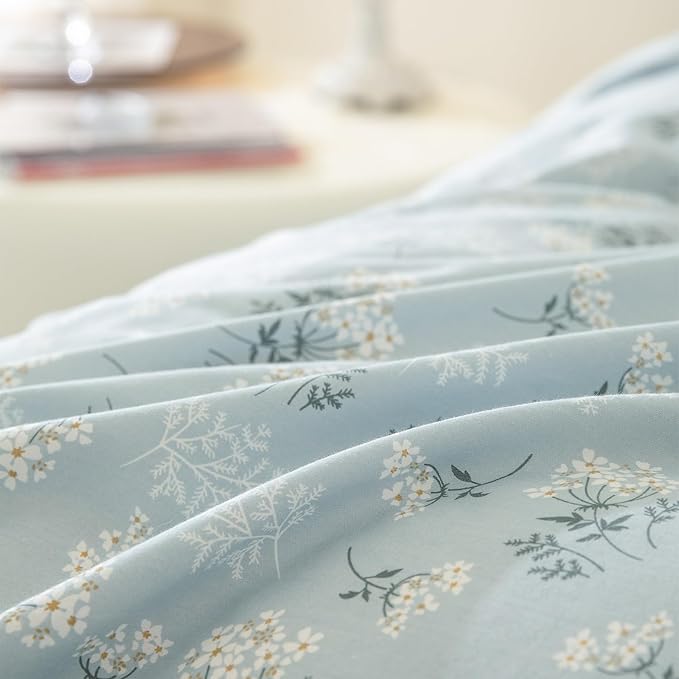 Full Floral Comforter Set - 3 Pieces Soft Bedding Garden Style Blue Botanical Flower Set for All Seasons - 1 Comforter and 2 Pillowcases (Full)