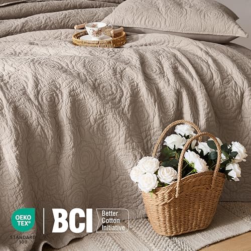WDCOZY Dark Beige 100% Cotton Quilt Queen Size Bedding Sets with 2 Pillow Shams, Floral Rosette Lightweight Bedspread Soft Farmhouse Patterned Coverlet Quilted Comforter Bed Cover All Season, 3 Pieces