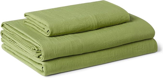 Amazon Basics Twin Bed Sheet, 3-Piece Bedding Set, Double Brushed Microfiber, Ultra Soft, Easy Care, Green