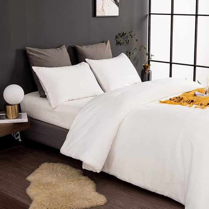 CLOTHKNOW White Velvet Queen Comforter Set White Bedding Comforter Sets Soft White Comforter Queen with 2 x Pillow Cases