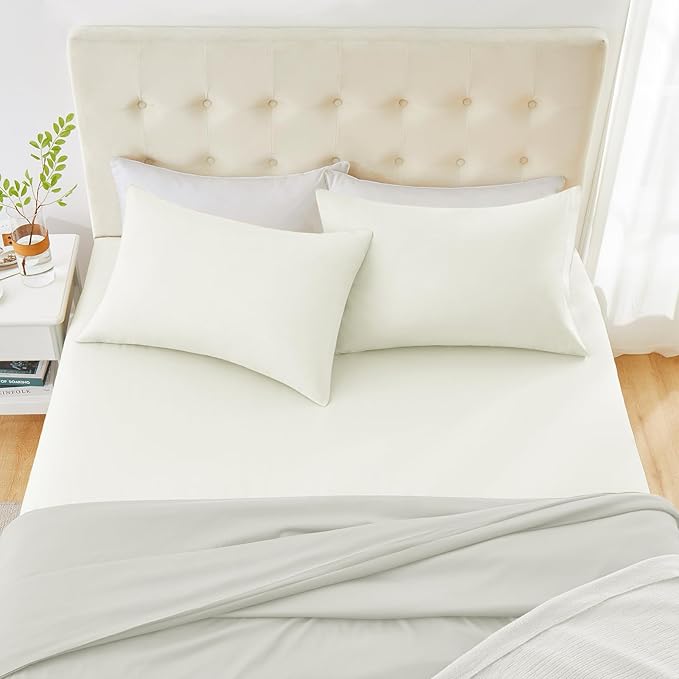 MILVOWOC 2Pcs Brushed Microfiber Standard Pillowcases - 20 x 26 Inch, White Pillow Case Set Non Slip Envelope Pillow Cover with Moisture Absorption and Anti-Wrinkle