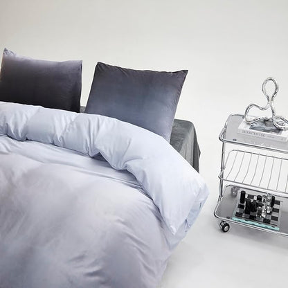 CLOTHKNOW Grey White Velvet King Size Comforter Set Gradient Gray Bedding Comforter Sets Soft Silver Comforter with 2 x Pillow Cases
